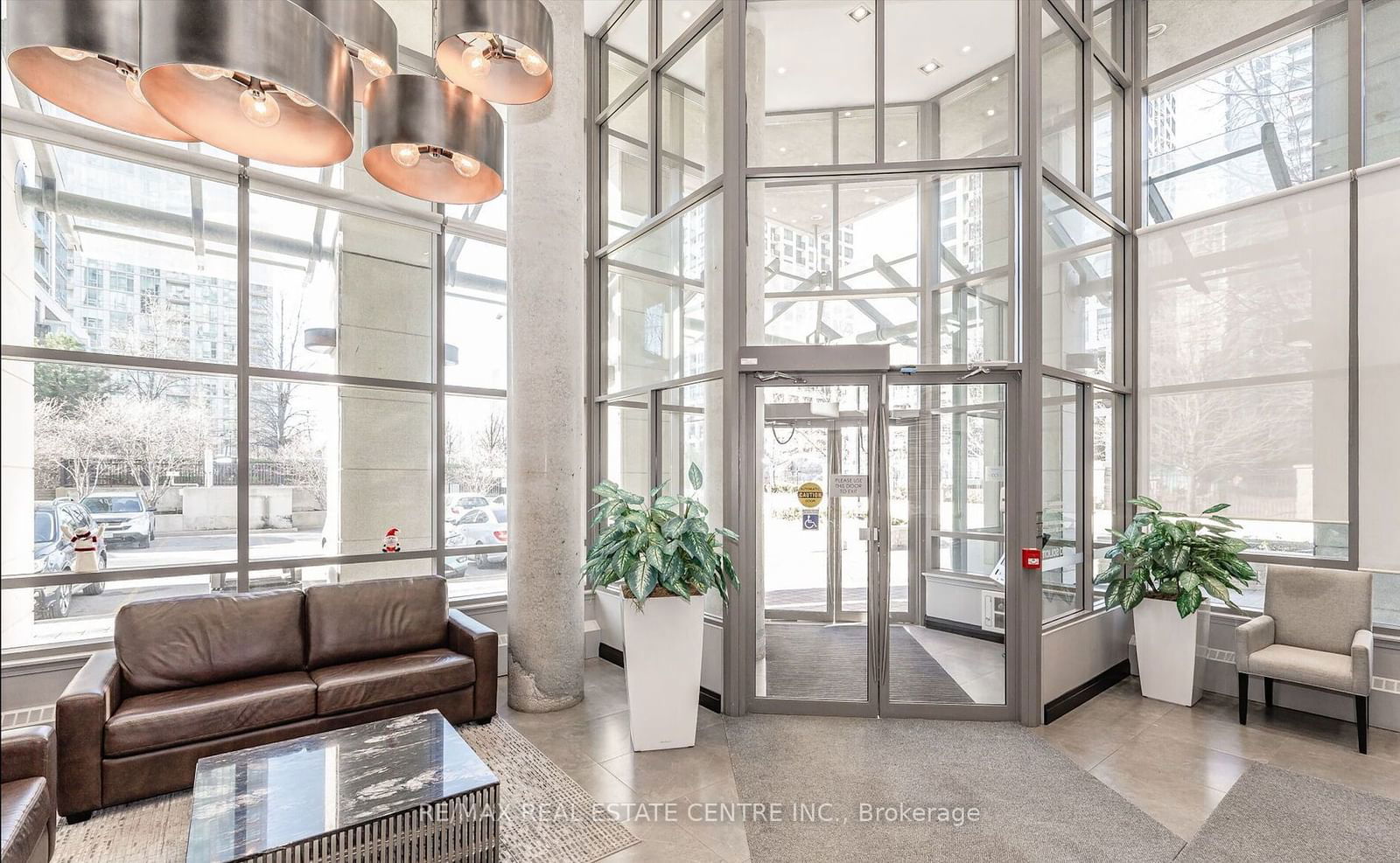 Condo leased at 2301-3504 Hurontario Street, Mississauga, City Centre, L5B 0B9 - MLS: W11944732