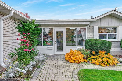 17 Norfield Cres, Toronto - Elms-Old Rexdale image-0-2