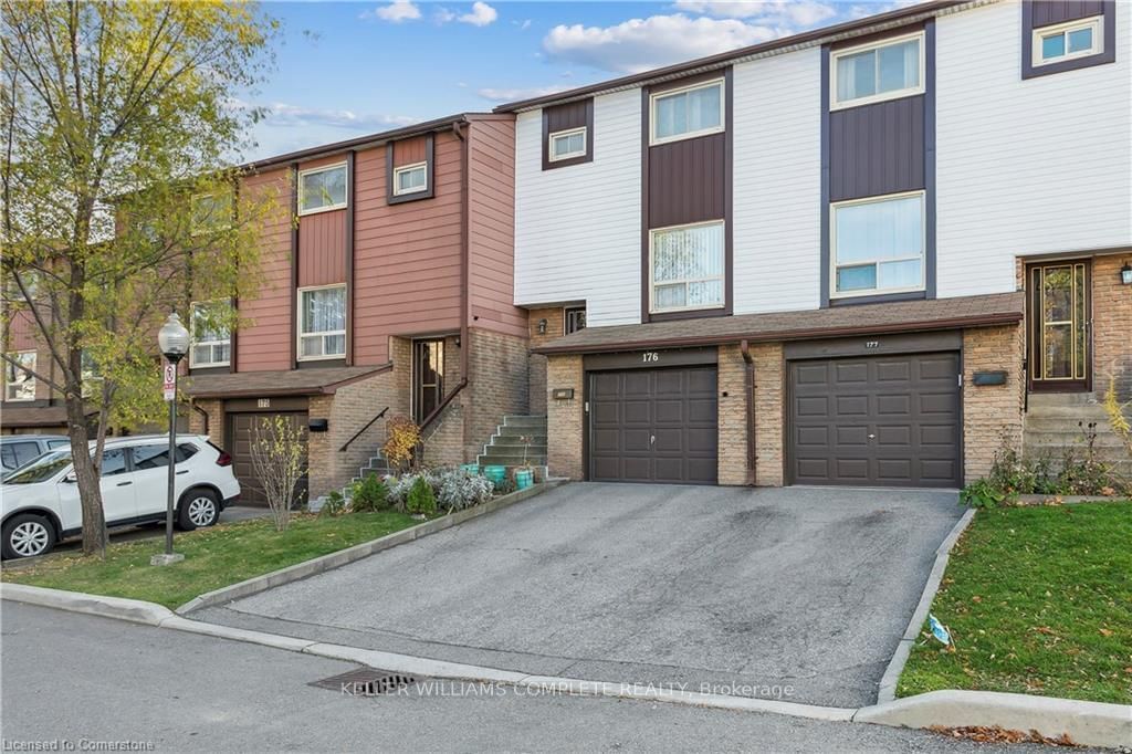 Townhouse for sale at 176-1221 DUNDIX Road, Mississauga, Applewood, L4Y 3Y9 - MLS: W11945002