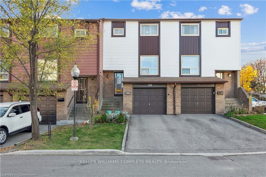 Townhouse for sale at 176-1221 DUNDIX Road, Mississauga, Applewood, L4Y 3Y9 - MLS: W11945002