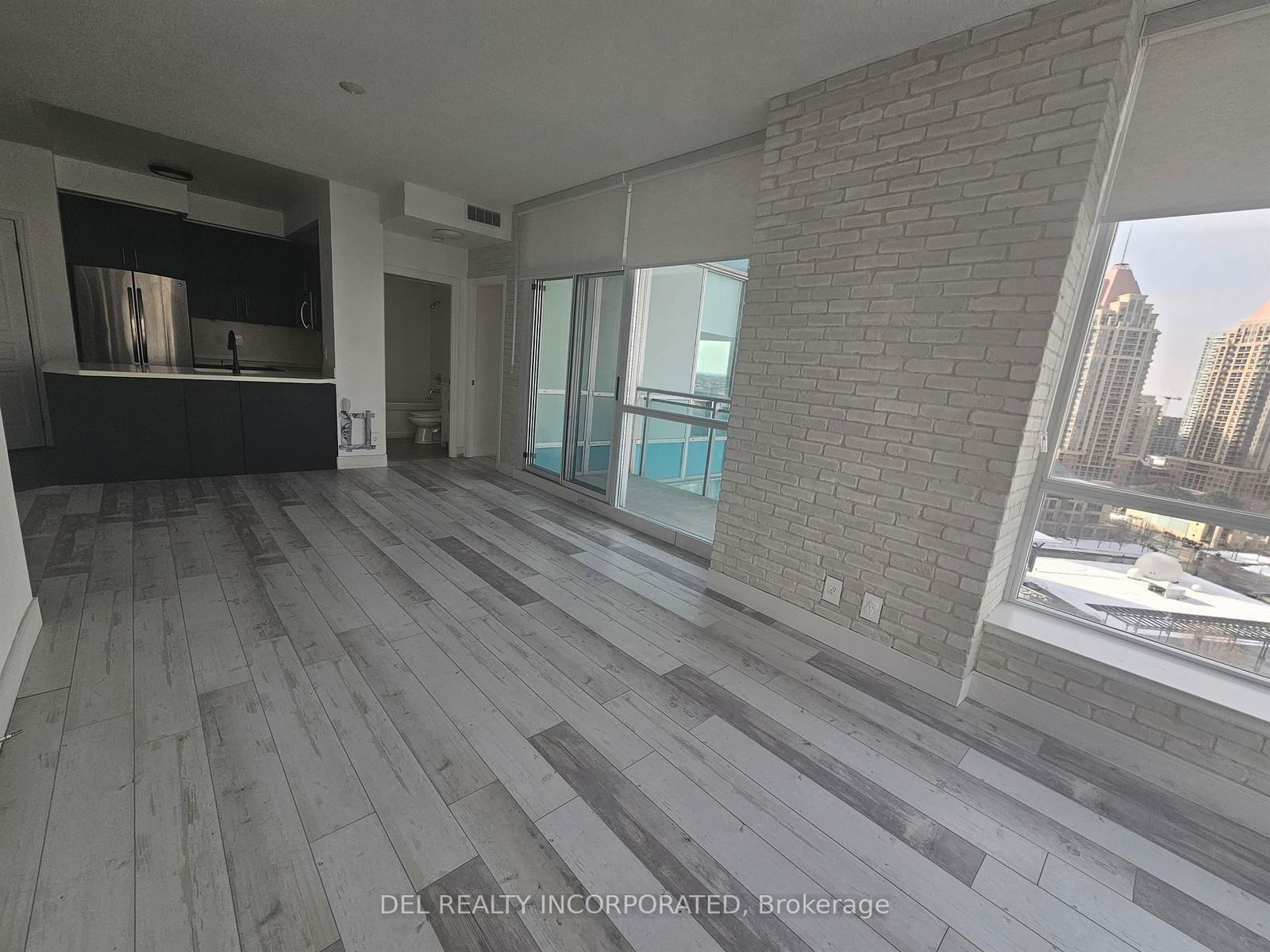 Condo for lease at 1602-3939 Duke Of York Boulevard, Mississauga, City Centre, L5B 4N2 - MLS: W11945021