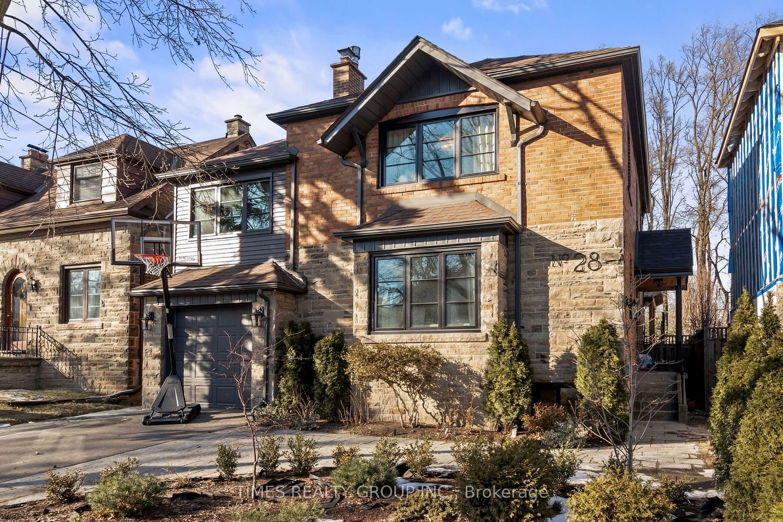 Detached House for sale at 28 Glenaden Avenue, Toronto, Stonegate-Queensway, M8Y 2L3 - MLS: W11945052