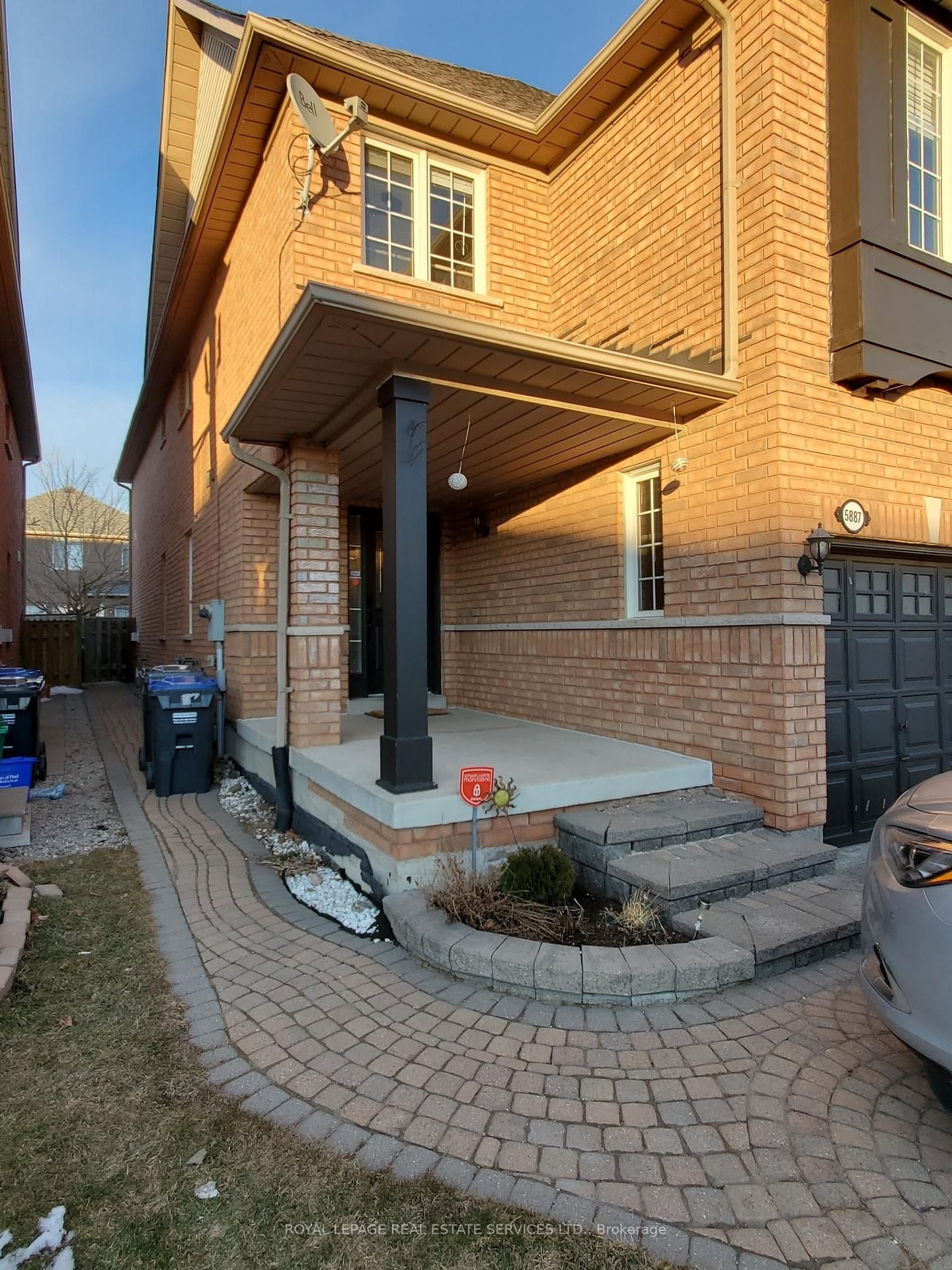 Semi-Detached House leased at 5887 Churchill Meadows Boulevard, Mississauga, Churchill Meadows, L5M 6Y1 - MLS: W11945125