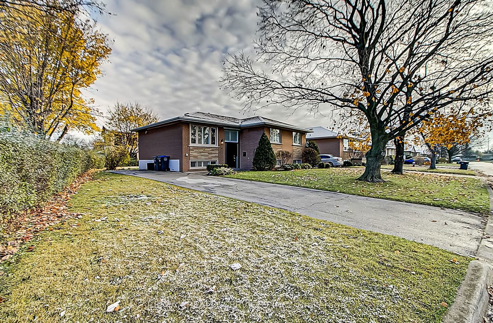 Detached House for sale at 4 Ridgetop Avenue, Brampton, Northwood Park, L6X 1Z7 - MLS: W11945253