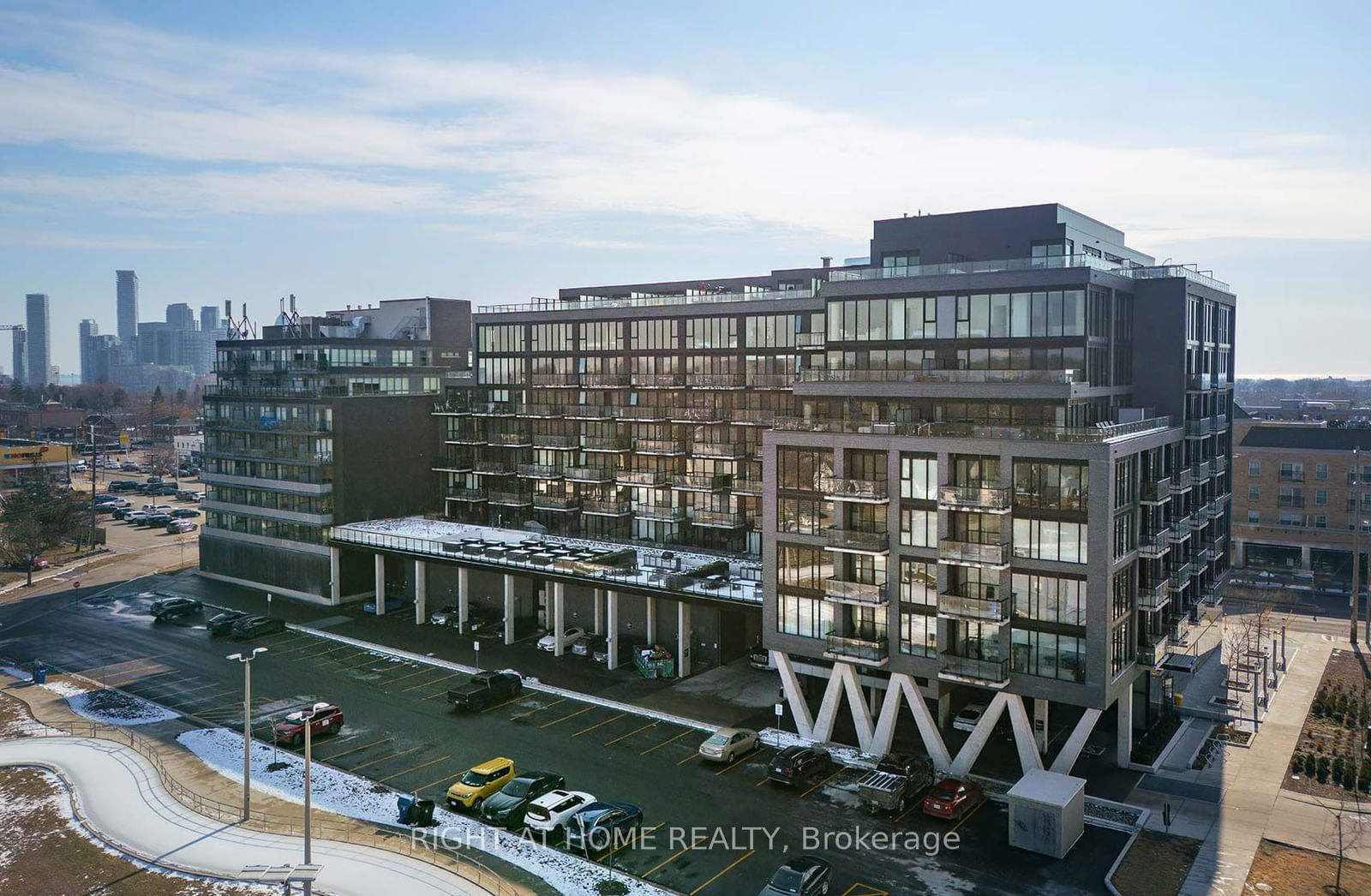 Condo sold at 301-7 Smith Crescent, Toronto, Stonegate-Queensway, M8Z 0G3 - MLS: W11945340