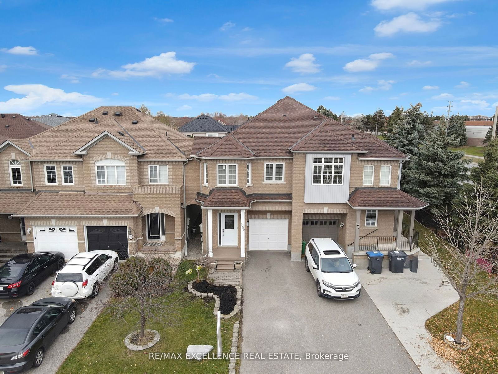 Semi-Detached House for sale at 160 Marycroft Court, Brampton, Fletcher's Meadow, L7A 2G2 - MLS: W11945393