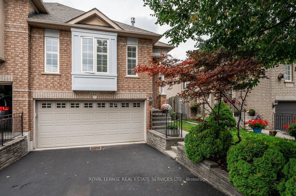 Townhouse sold at 2225 Hummingbird Way, Oakville, West Oak Trails, L6M 3Z6 - MLS: W11945464