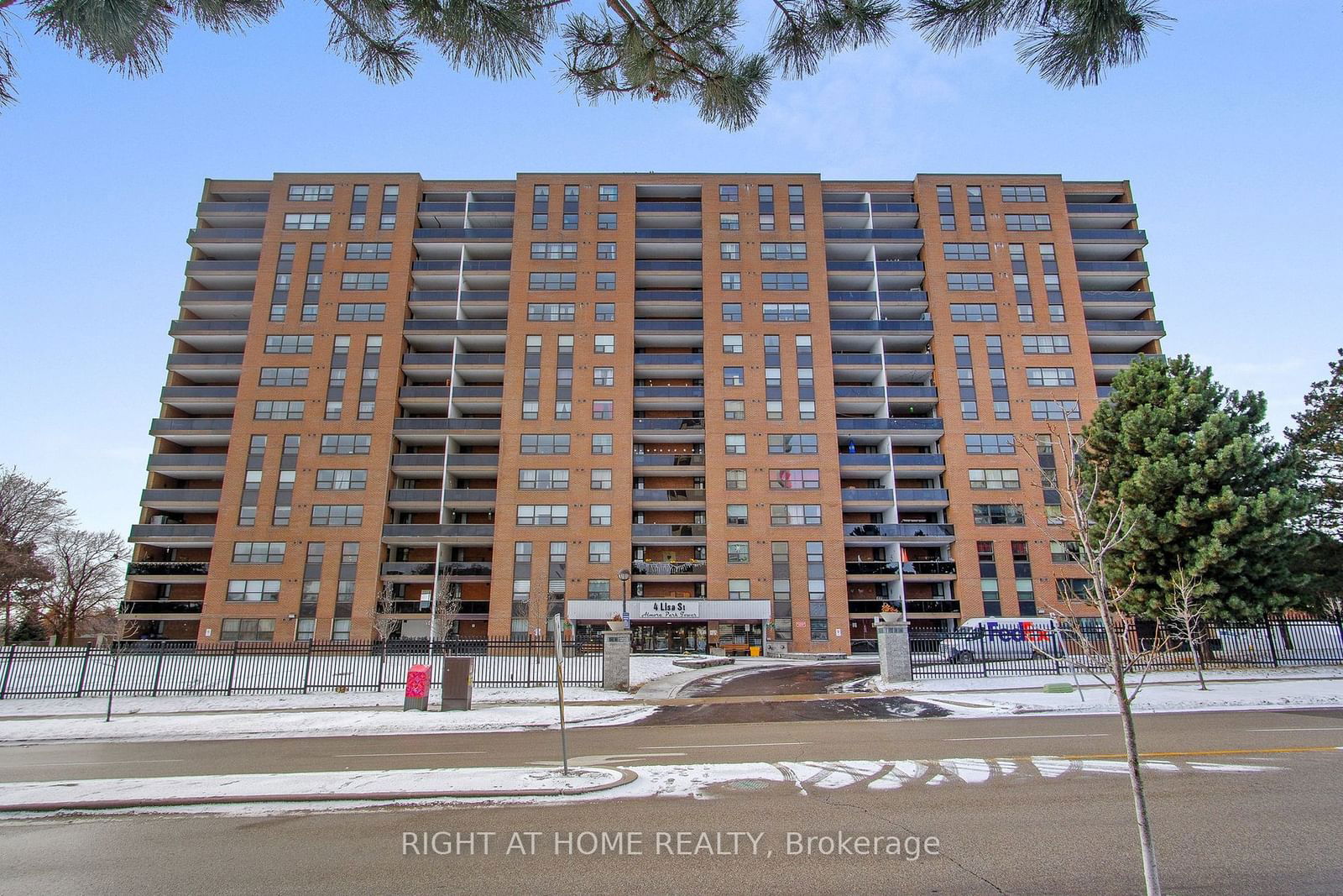 Condo for sale at 712-4 Lisa Street, Brampton, Queen Street Corridor, L6T 4B6 - MLS: W11945498