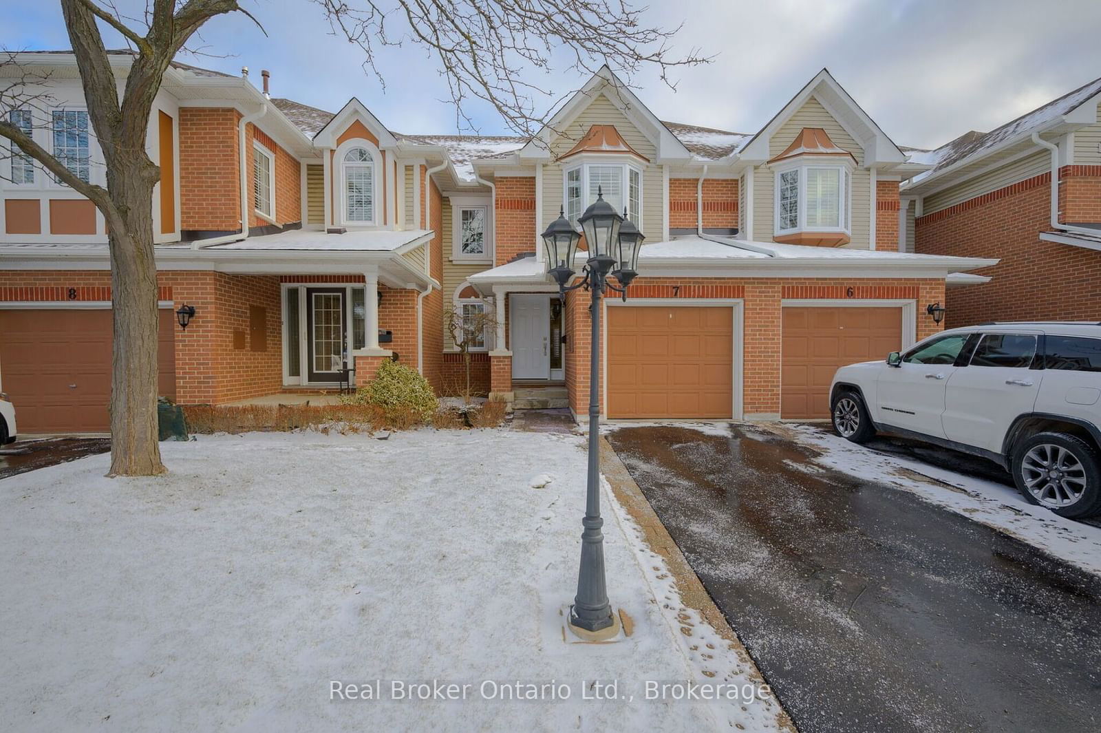 Townhouse for sale at 7-2141 Country Club Drive, Burlington, Rose, L7M 4E5 - MLS: W11945522