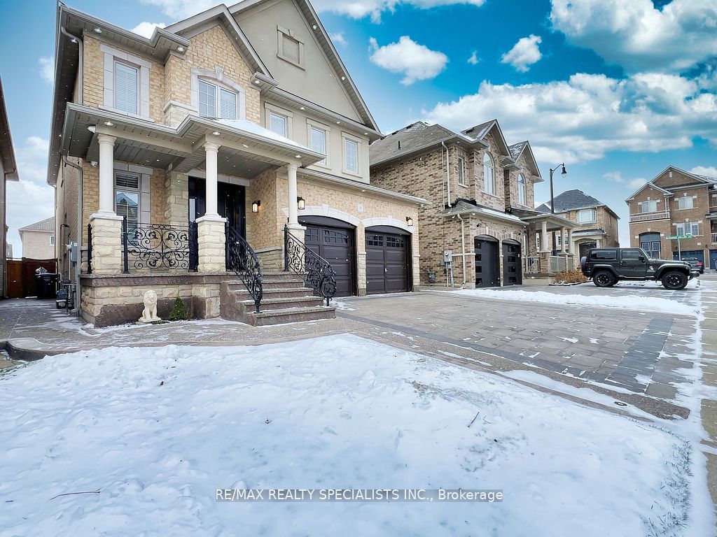 Detached House for sale at 4 Vernosa Drive, Brampton, Credit Valley, L6Y 2Y2 - MLS: W11945593