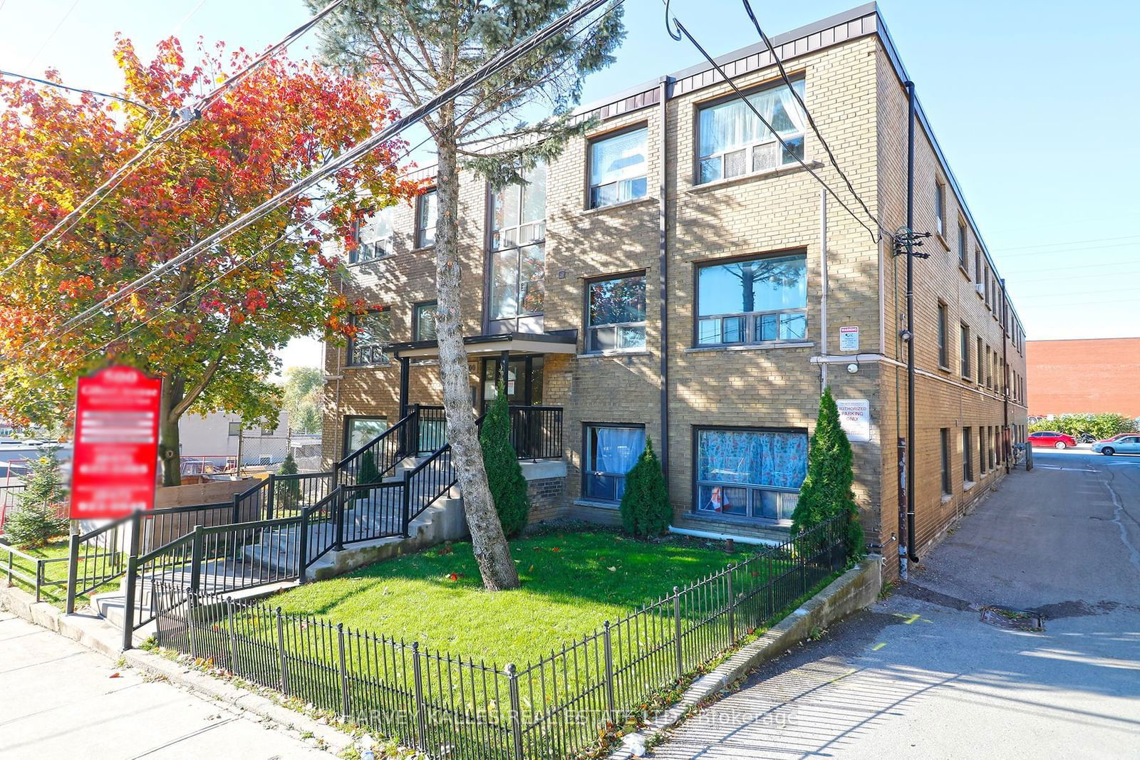 Semi-Detached House for lease at 202-500 Gilbert Avenue, Toronto, Caledonia-Fairbank, M6E 4X5 - MLS: W11945652