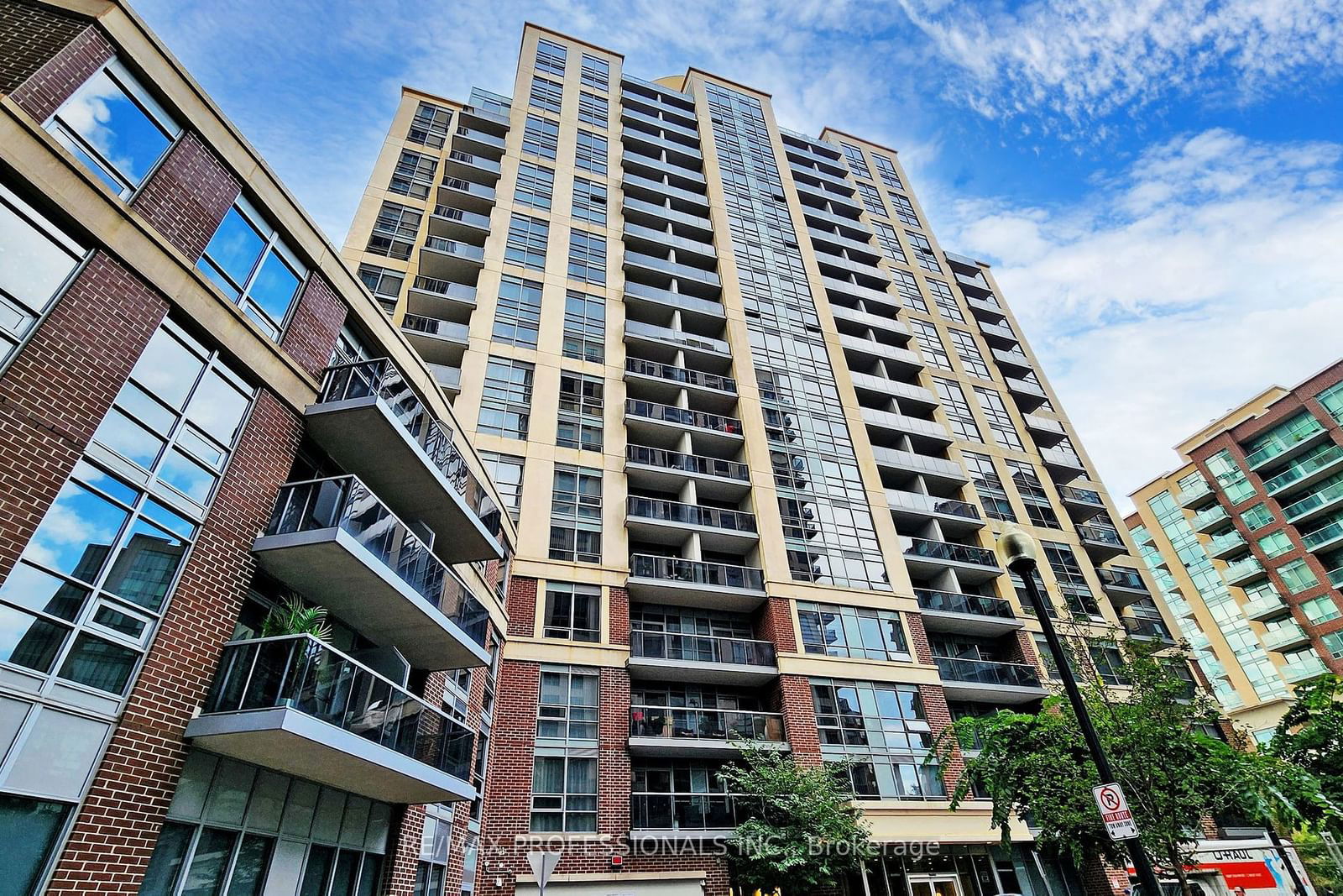 Condo leased at 1012-1 Michael Power Place, Toronto, Islington-City Centre West, M9A 0A1 - MLS: W11945670