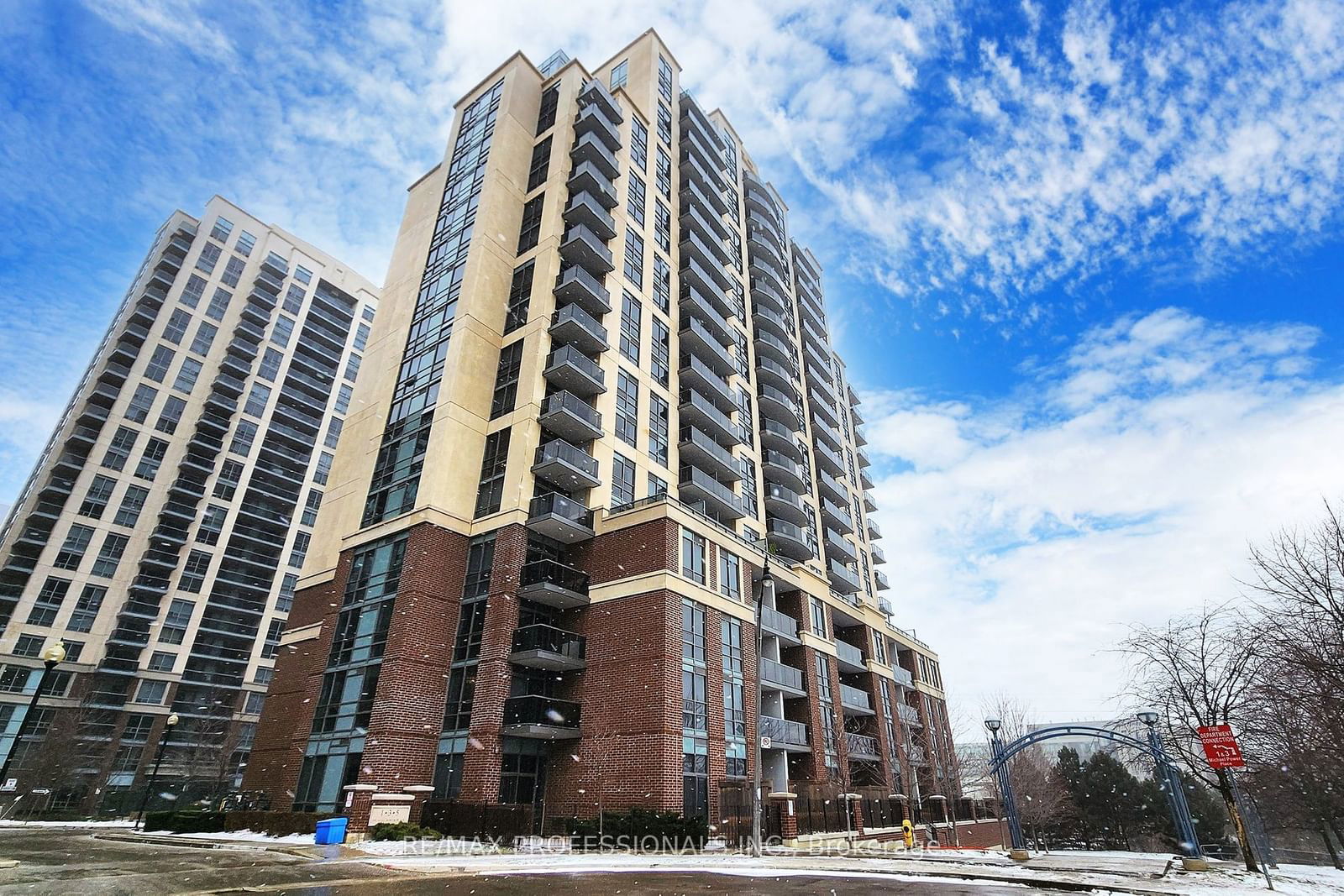 Condo leased at 1012-1 Michael Power Place, Toronto, Islington-City Centre West, M9A 0A1 - MLS: W11945670