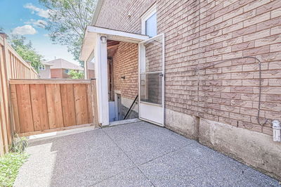 Unit 1 — 4860 rosewater Crt, Mississauga - East Credit image-0-3