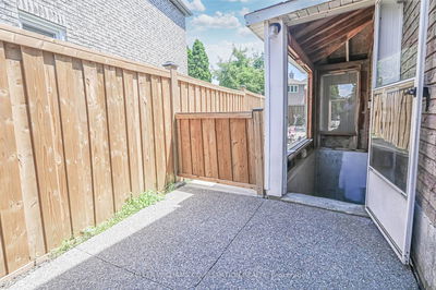 Unit 1 — 4860 rosewater Crt, Mississauga - East Credit image-0-4