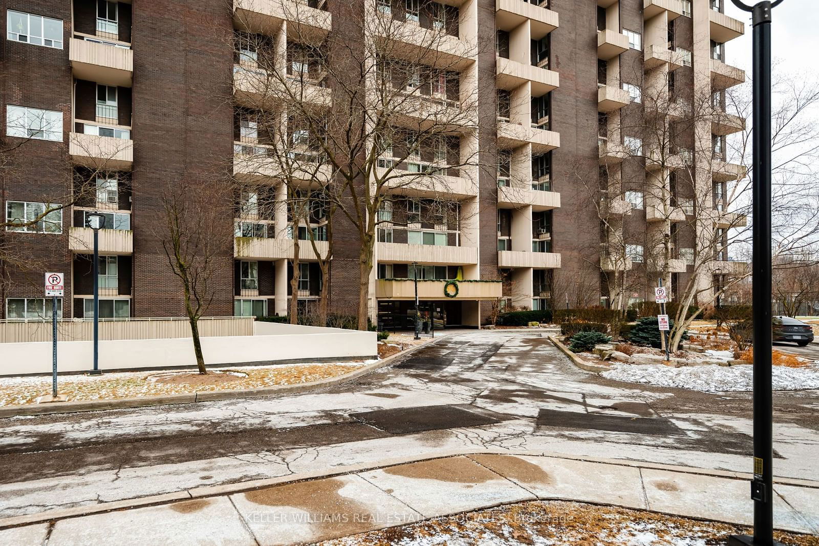 Condo for sale at 906-60 Southport Street, Toronto, High Park-Swansea, M6S 3N4 - MLS: W11945780