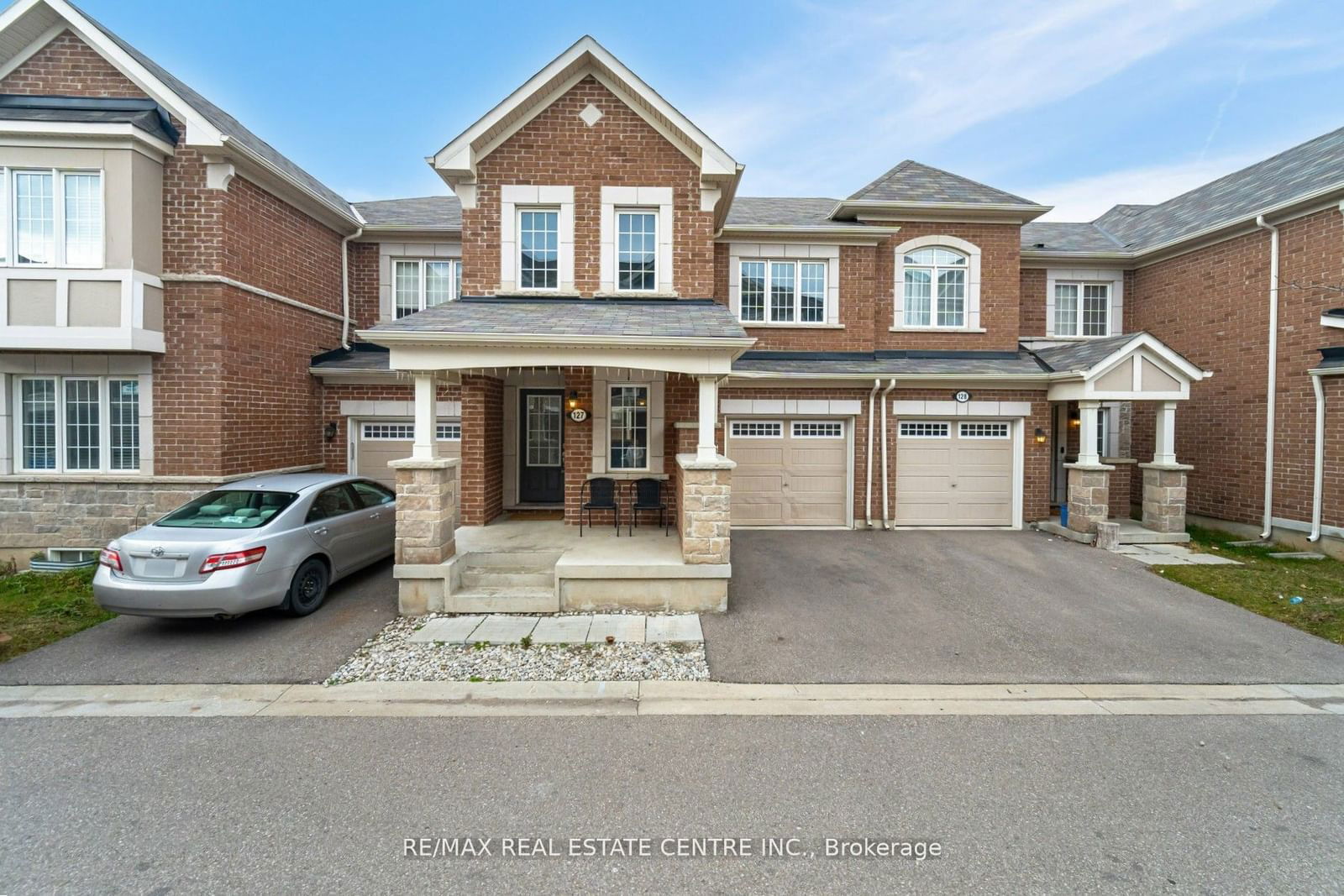 Townhouse for sale at 127-1000 Asleton Boulevard, Milton, Willmott, L9T 9L2 - MLS: W11945813