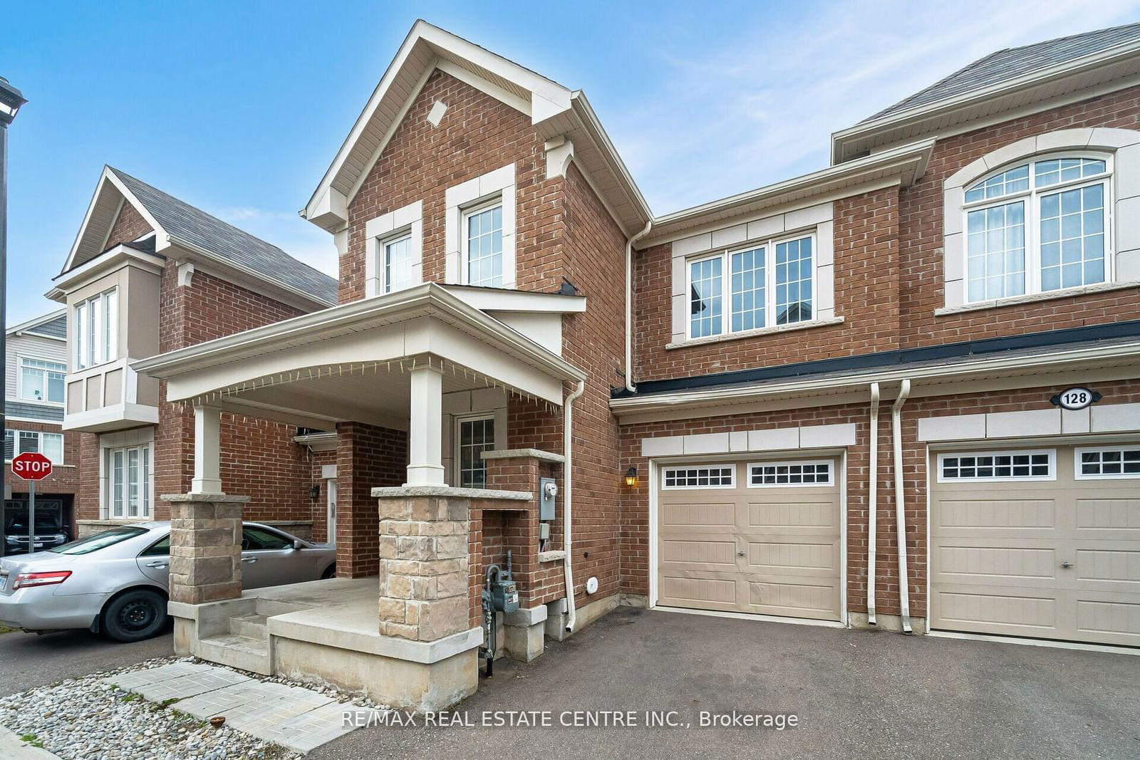 Townhouse for sale at 127-1000 Asleton Boulevard, Milton, Willmott, L9T 9L2 - MLS: W11945813