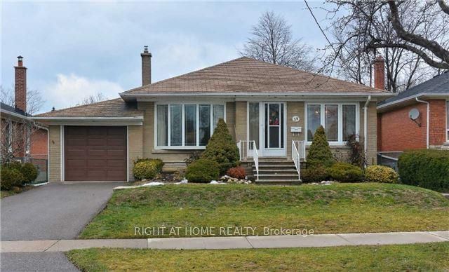 Detached House for sale at 39 Bridgetown Drive, Toronto, Etobicoke West Mall, M9C 2P5 - MLS: W11945826