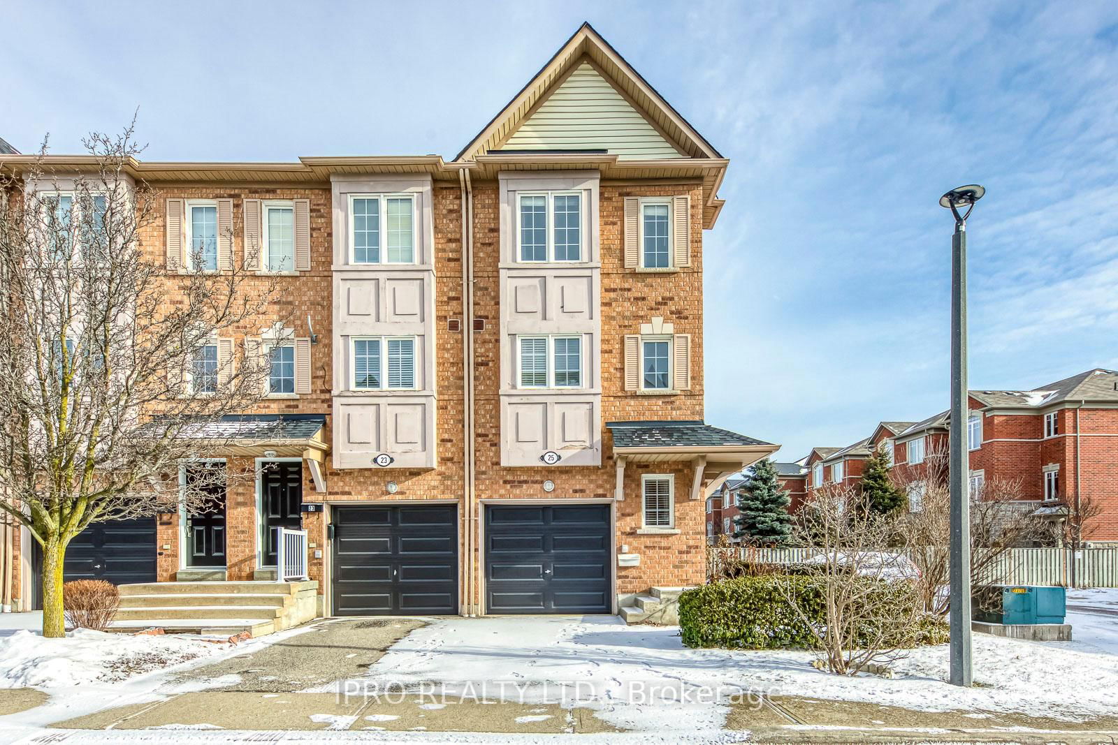 Townhouse leased at 25-1128 Dundas Street, Mississauga, Erindale, L5C 1E1 - MLS: W11945867