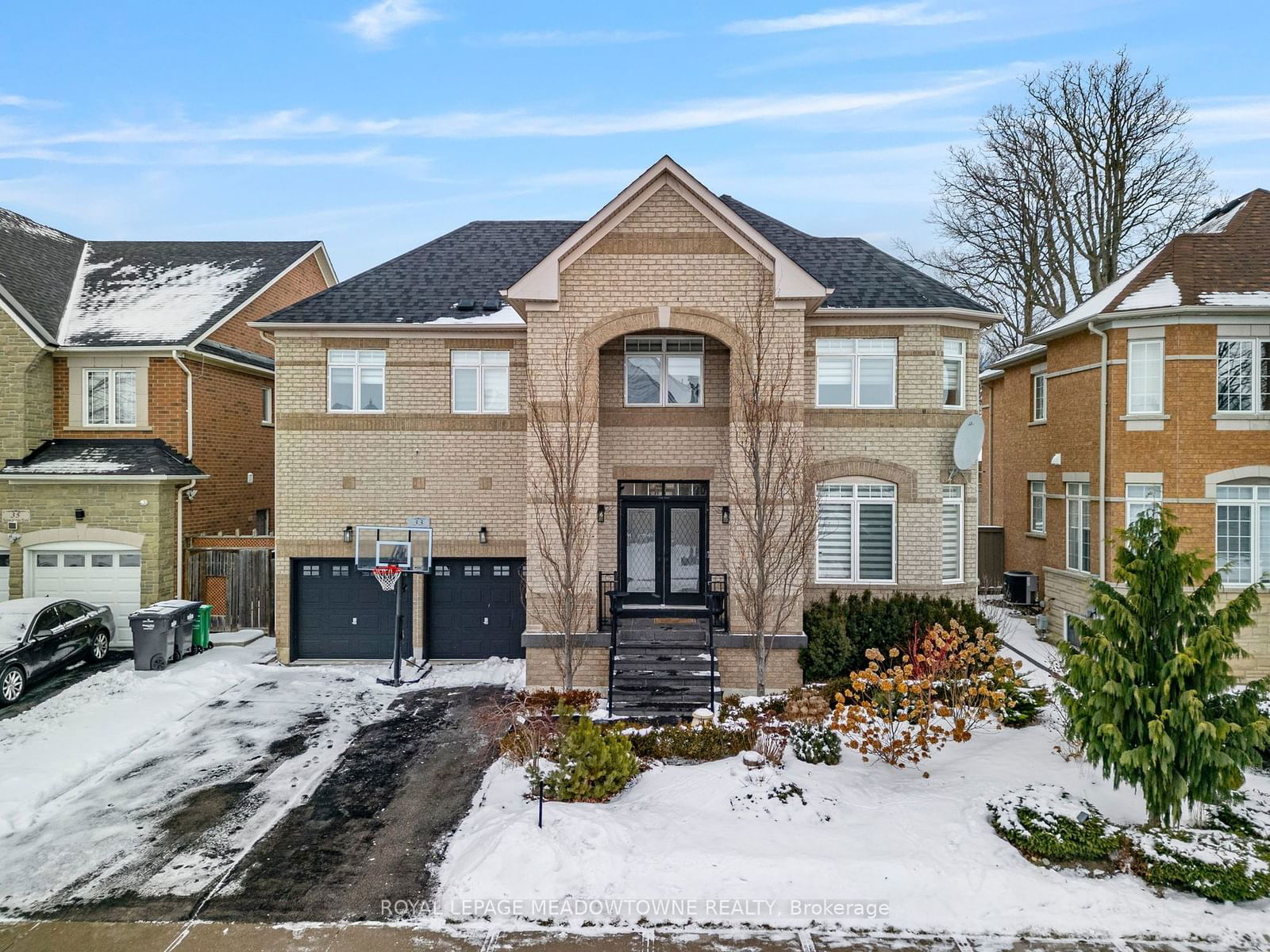 Detached House for sale at 33 Nova Scotia Road, Brampton, Bram West, L6Y 5K6 - MLS: W11946100