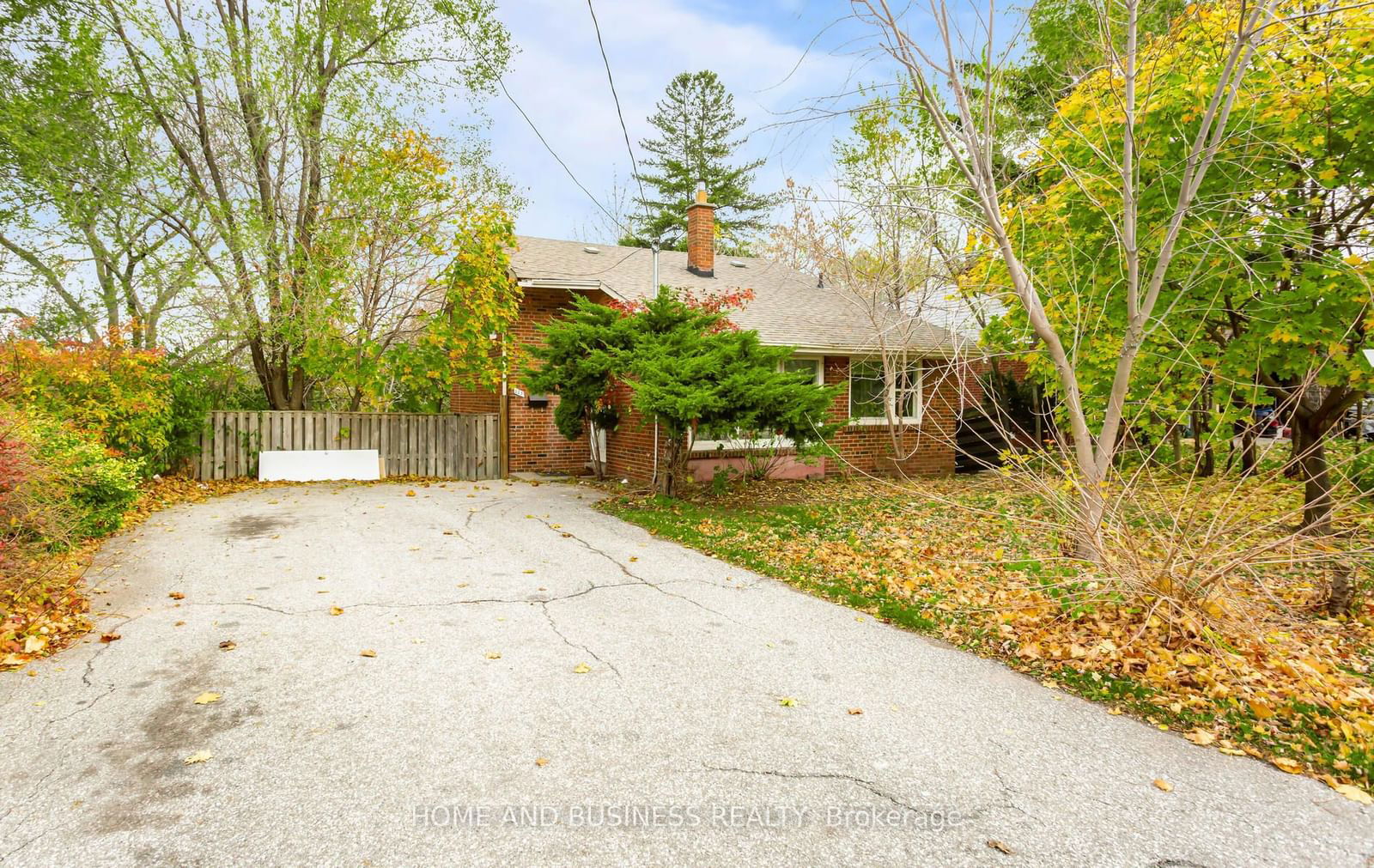 Detached House for lease at 125 Vista Drive, Mississauga, Streetsville, L5M 1W2 - MLS: W11946224