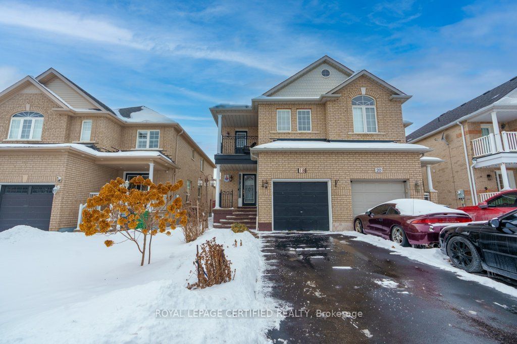 Semi-Detached House for sale at 18 Newark Way, Brampton, Fletcher's Meadow, L7A 2V1 - MLS: W11946275