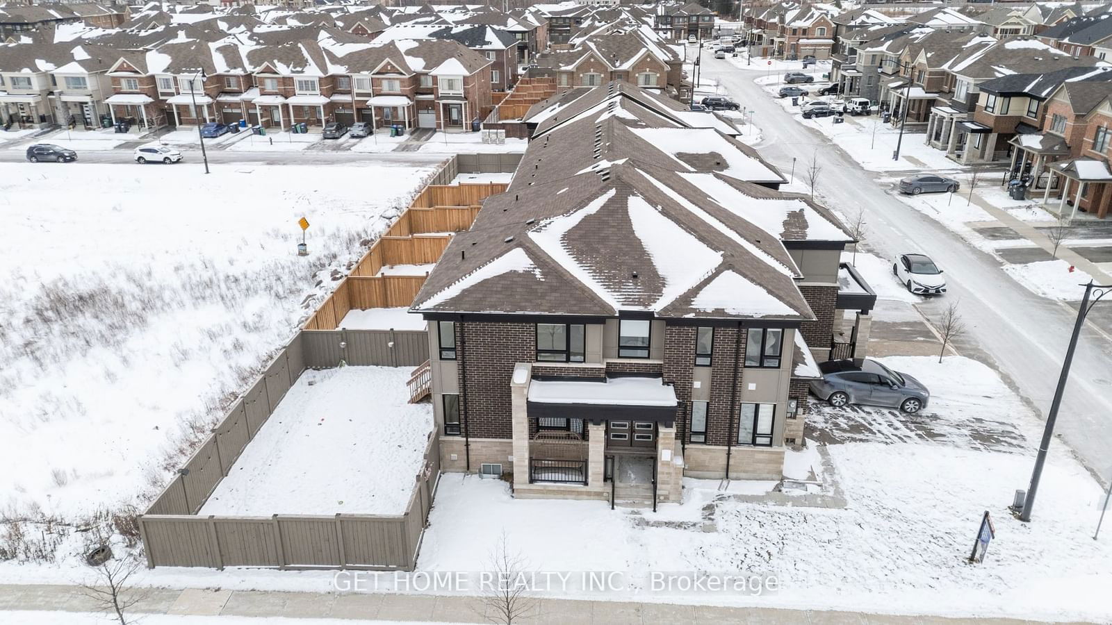 Townhouse for sale at 61 Circus Crescent, Brampton, Northwest Brampton, L7A 5E1 - MLS: W11946295