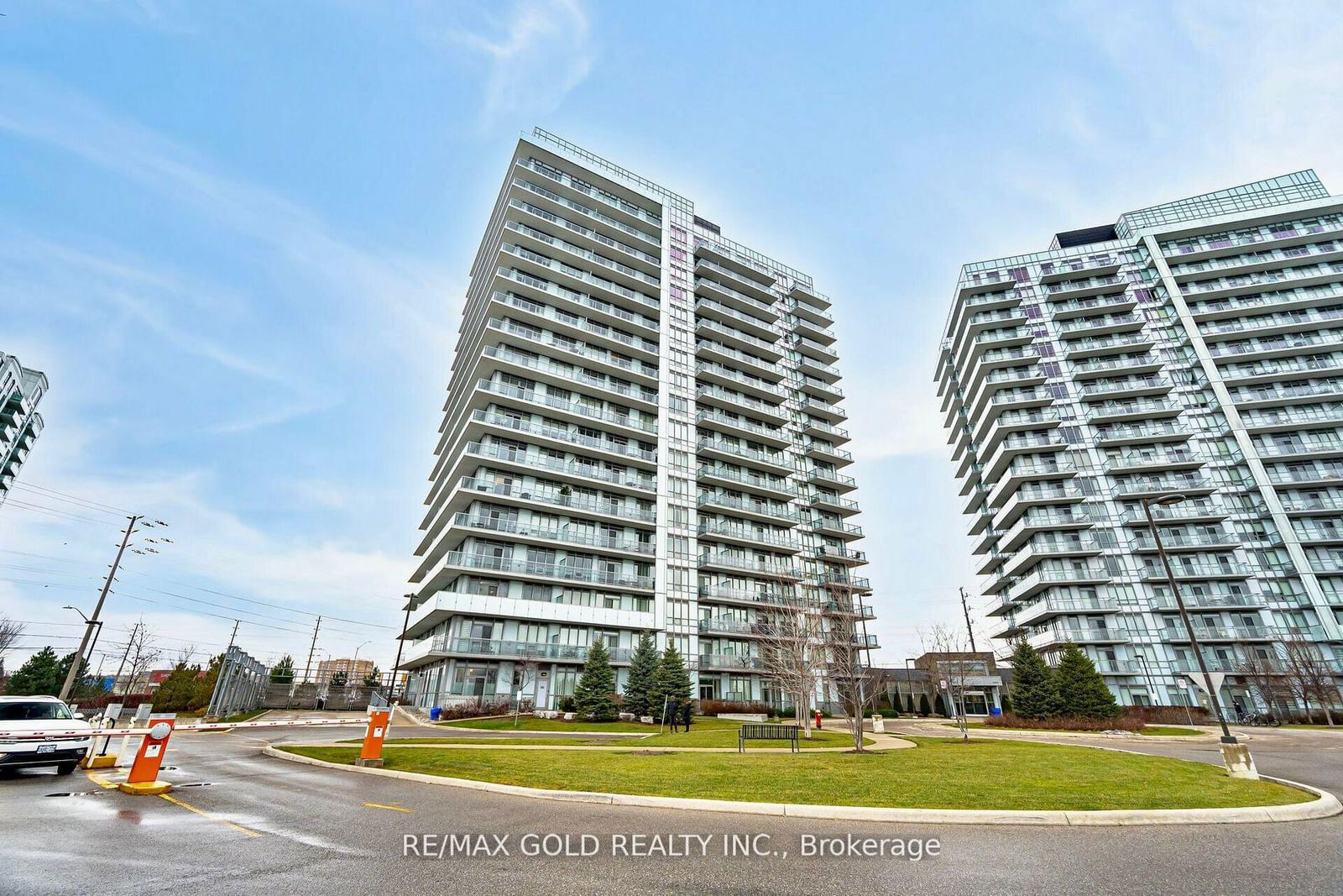 Condo sold at 1709-4633 Glen Erin Drive, Mississauga, Central Erin Mills, L5M 0Y6 - MLS: W11946326