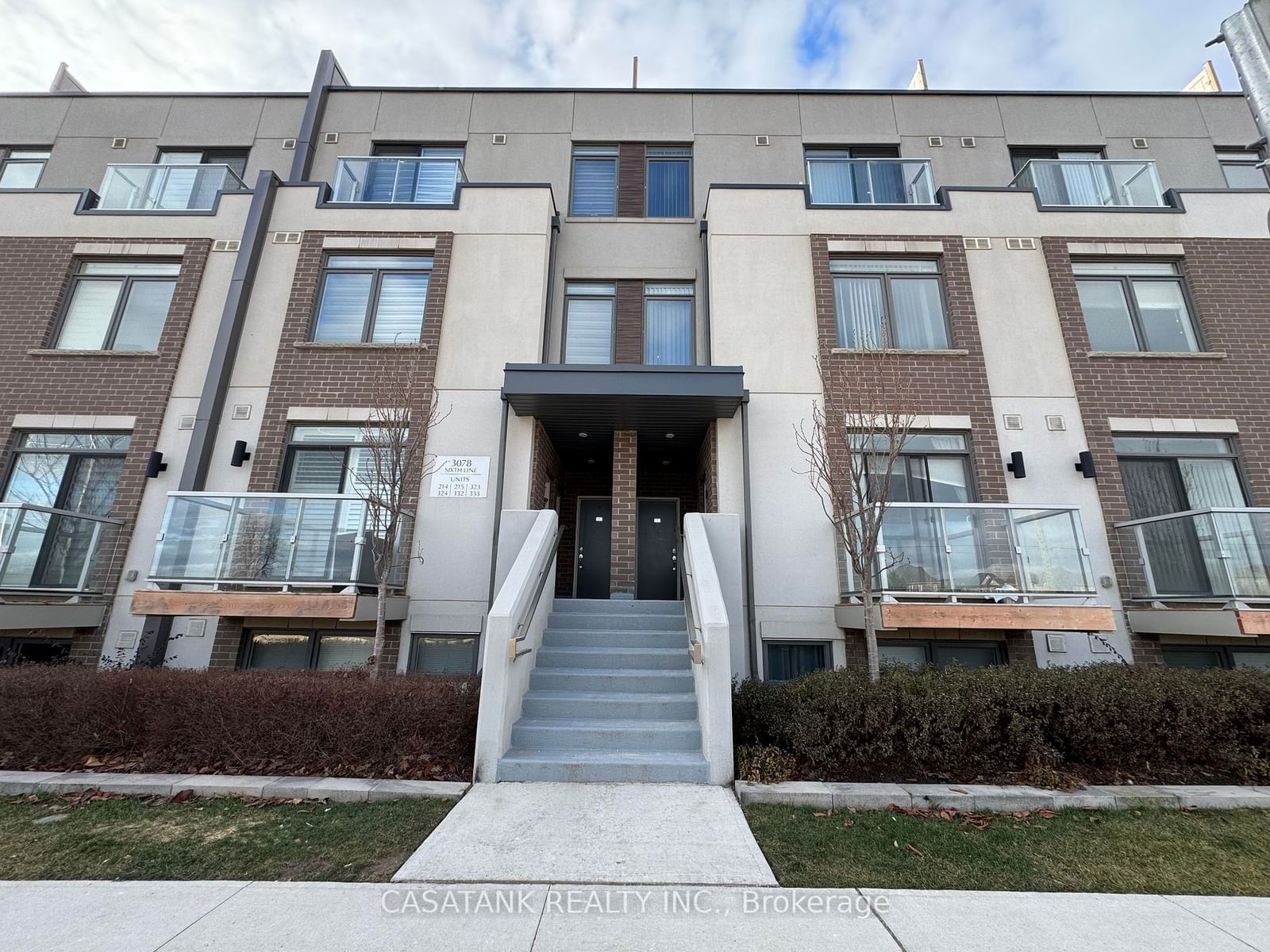 Townhouse for sale at 324-3078 Sixth Line, Oakville, Rural Oakville, L6M 1P8 - MLS: W11946335