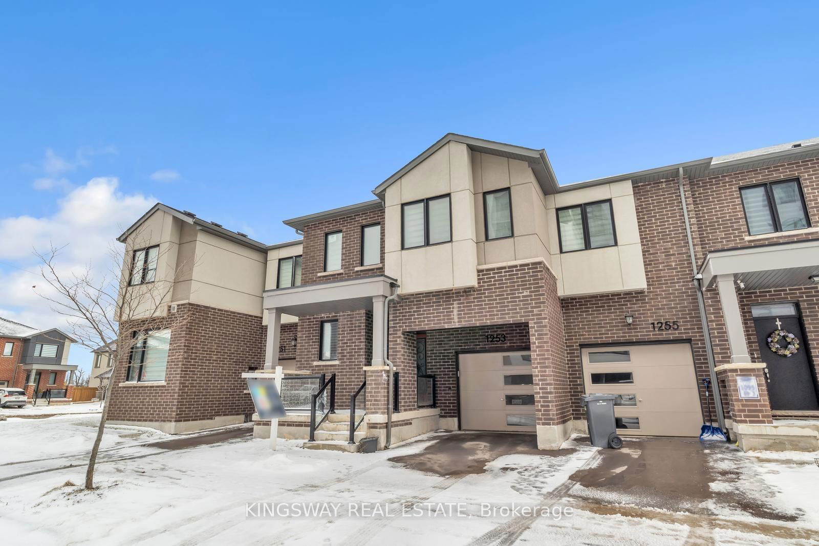 Townhouse for sale at 1253 DIAS LANDING, Milton, Walker, L9E 1W2 - MLS: W11946564