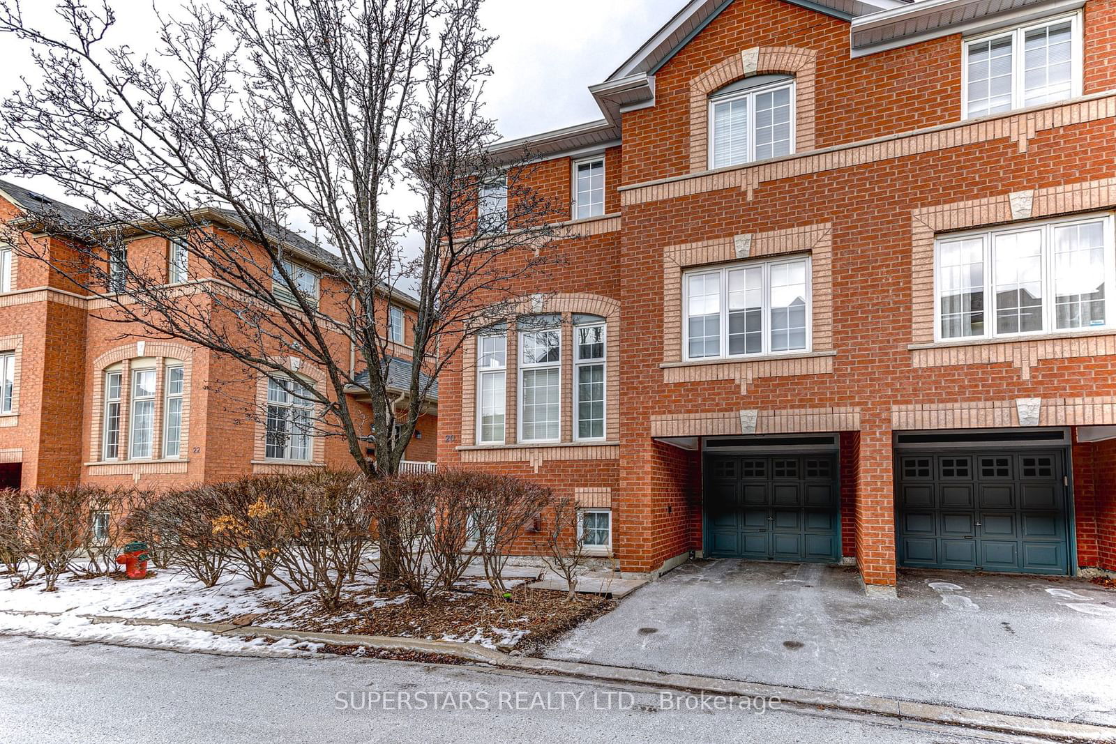 Townhouse for sale at 20-5031 East Mill Road, Mississauga, East Credit, L5V 2M5 - MLS: W11946590