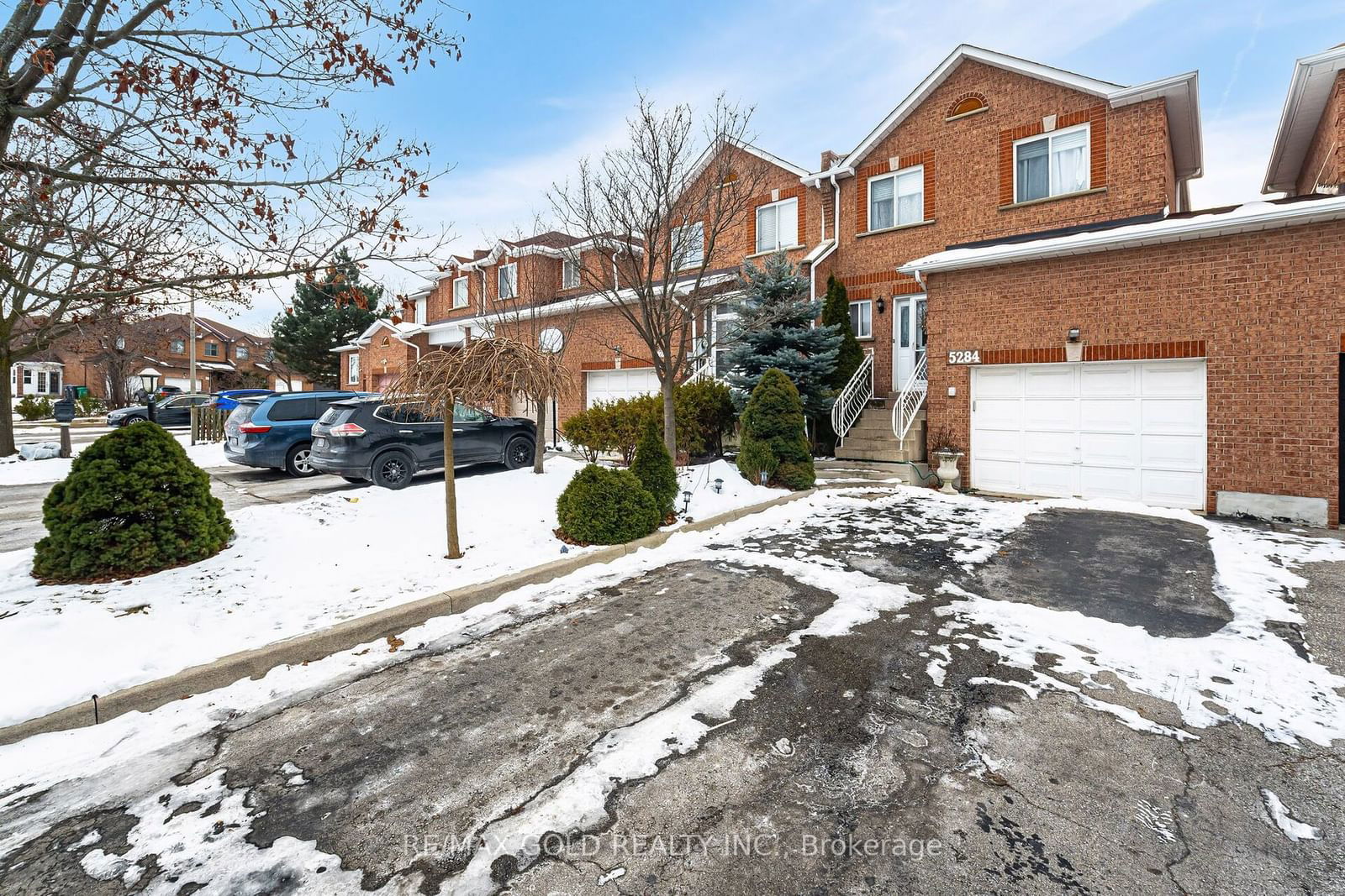 Townhouse sold at 5284 Longhouse Crescent, Mississauga, Hurontario, L5R 3S4 - MLS: W11946603