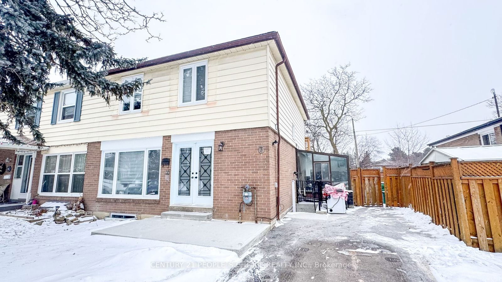 Semi-Detached House for sale at 7 Dalraith Crescent, Brampton, Southgate, L6T 2X4 - MLS: W11946607