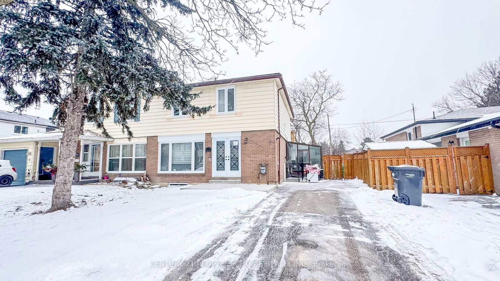 Semi-Detached House for sale at 7 Dalraith Crescent, Brampton, Southgate, L6T 2X4 - MLS: W11946607