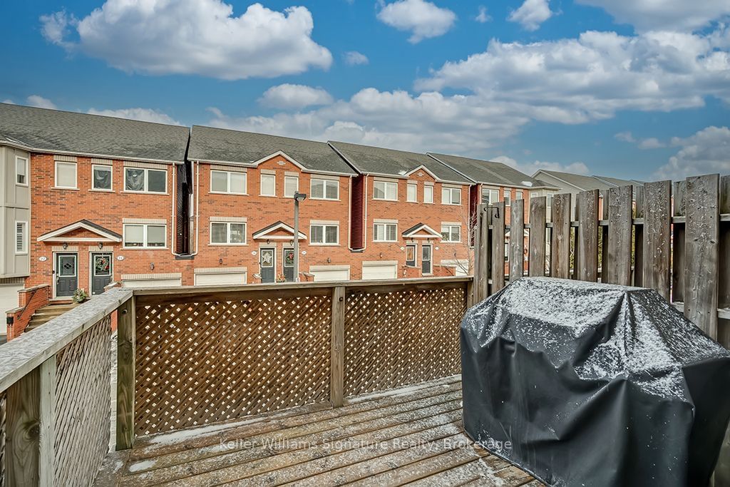 Townhouse sold at 31-1751 Lampman Avenue, Burlington, Uptown, L7L 6W2 - MLS: W11946669