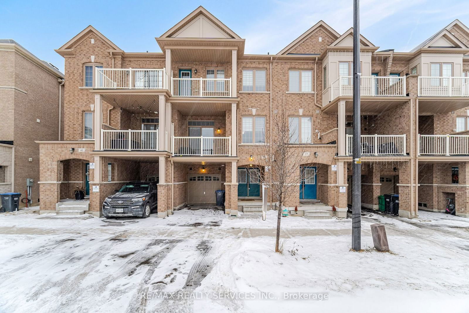 Townhouse for sale at 39 Labrish Road, Brampton, Northwest Brampton, L7A 5B9 - MLS: W11946849