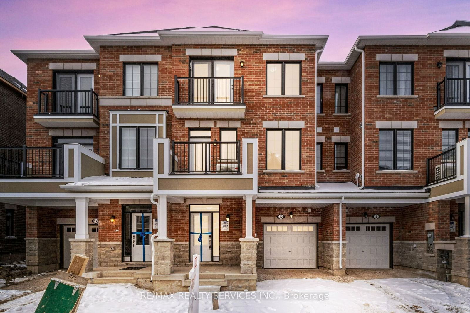 Townhouse for sale at 10 MELMAR Street, Brampton, Northwest Brampton, L7A 0B6 - MLS: W11946862