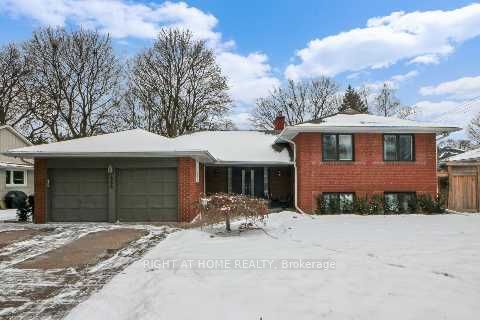 Detached House sold at 444 THE KINGSWAY, Toronto, Princess-Rosethorn, M9A 3W2 - MLS: W11946968