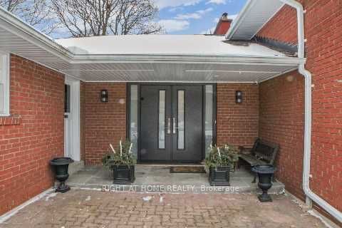 Detached House sold at 444 THE KINGSWAY, Toronto, Princess-Rosethorn, M9A 3W2 - MLS: W11946968