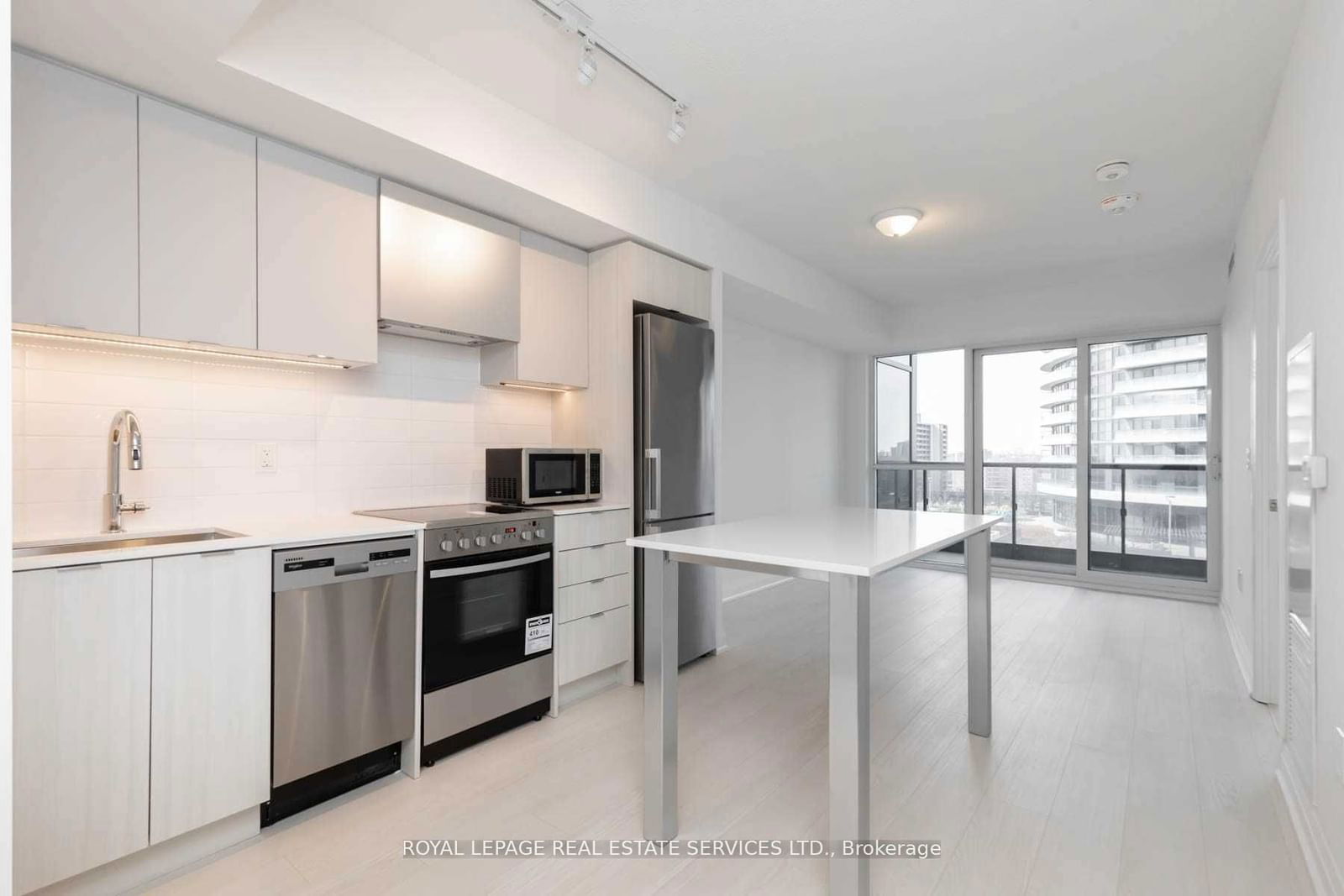 Condo for lease at 826-26 Gibbs Road, Toronto, Islington-City Centre West, M9B 6L6 - MLS: W11947106