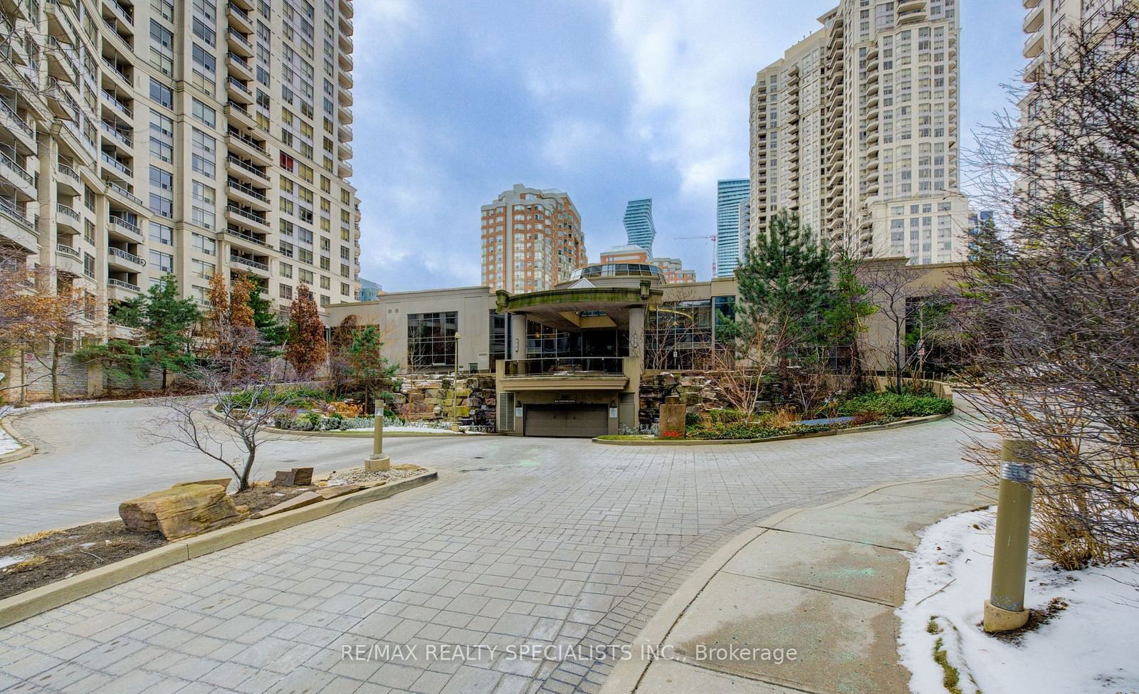 Condo for sale at 319-3888 Duke Of York Boulevard, Mississauga, City Centre, L5B 4P5 - MLS: W11947113