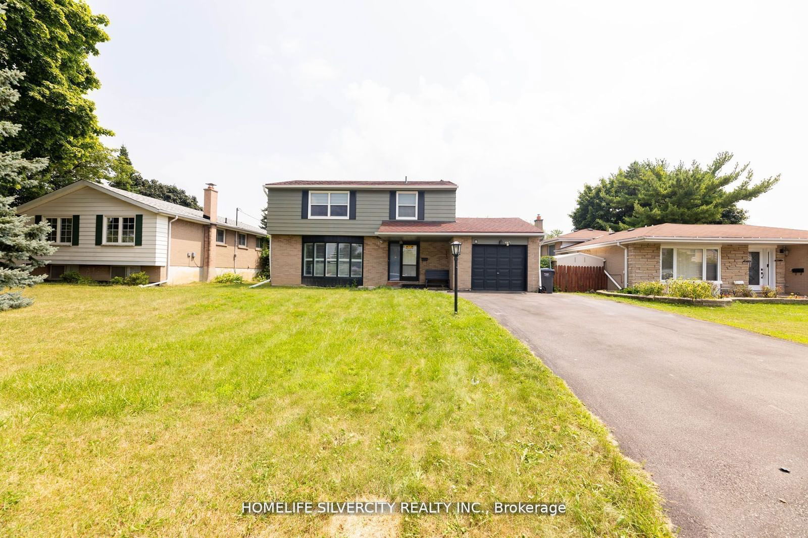 Detached House for sale at 8 Bedford Crescent, Brampton, Avondale, L6T 1R4 - MLS: W11947127