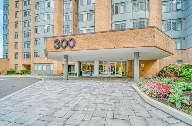 Condo for sale at 610-300 Webb Drive, Mississauga, City Centre, L5B 3W3 - MLS: W11947170