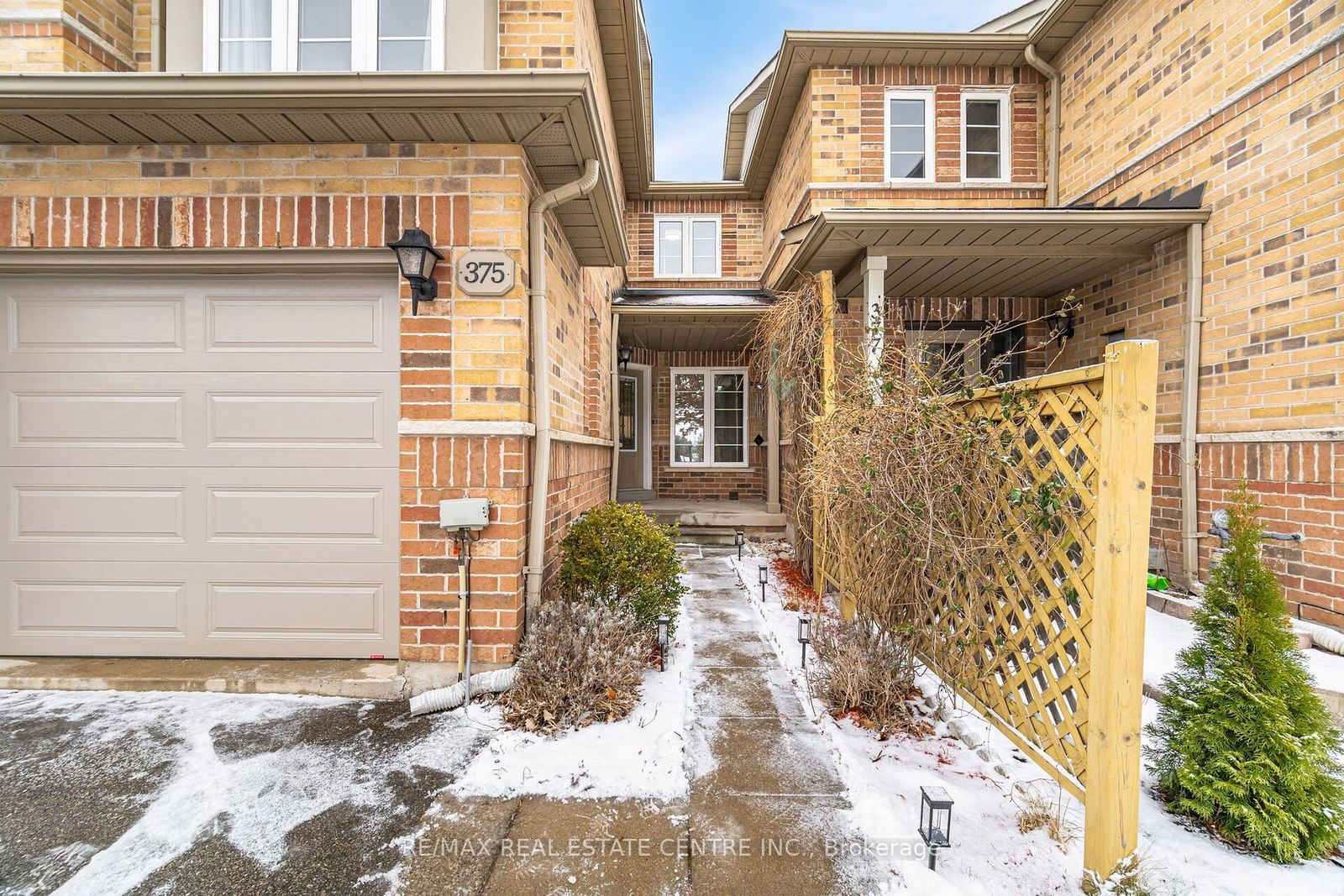 Townhouse sold at 375 Kittridge Road, Oakville, Uptown Core, L6H 7K6 - MLS: W11947259