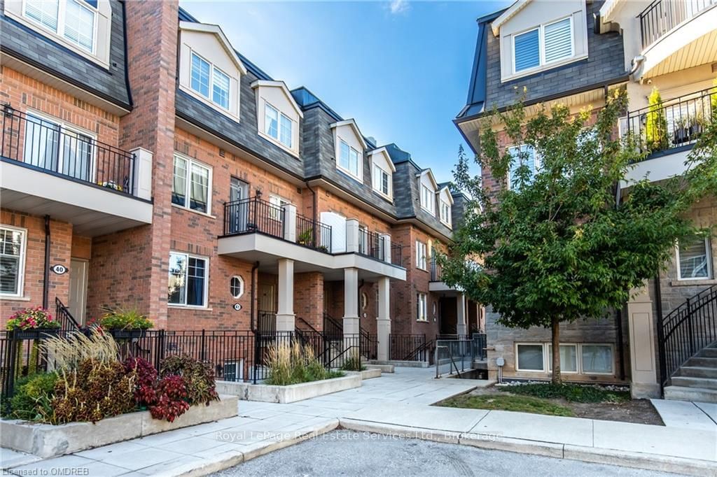 Townhouse for sale at 42-02-2420 BARONWOOD Drive, Oakville, 1019 - WM Westmount, L6M 0J7 - MLS: W11947288