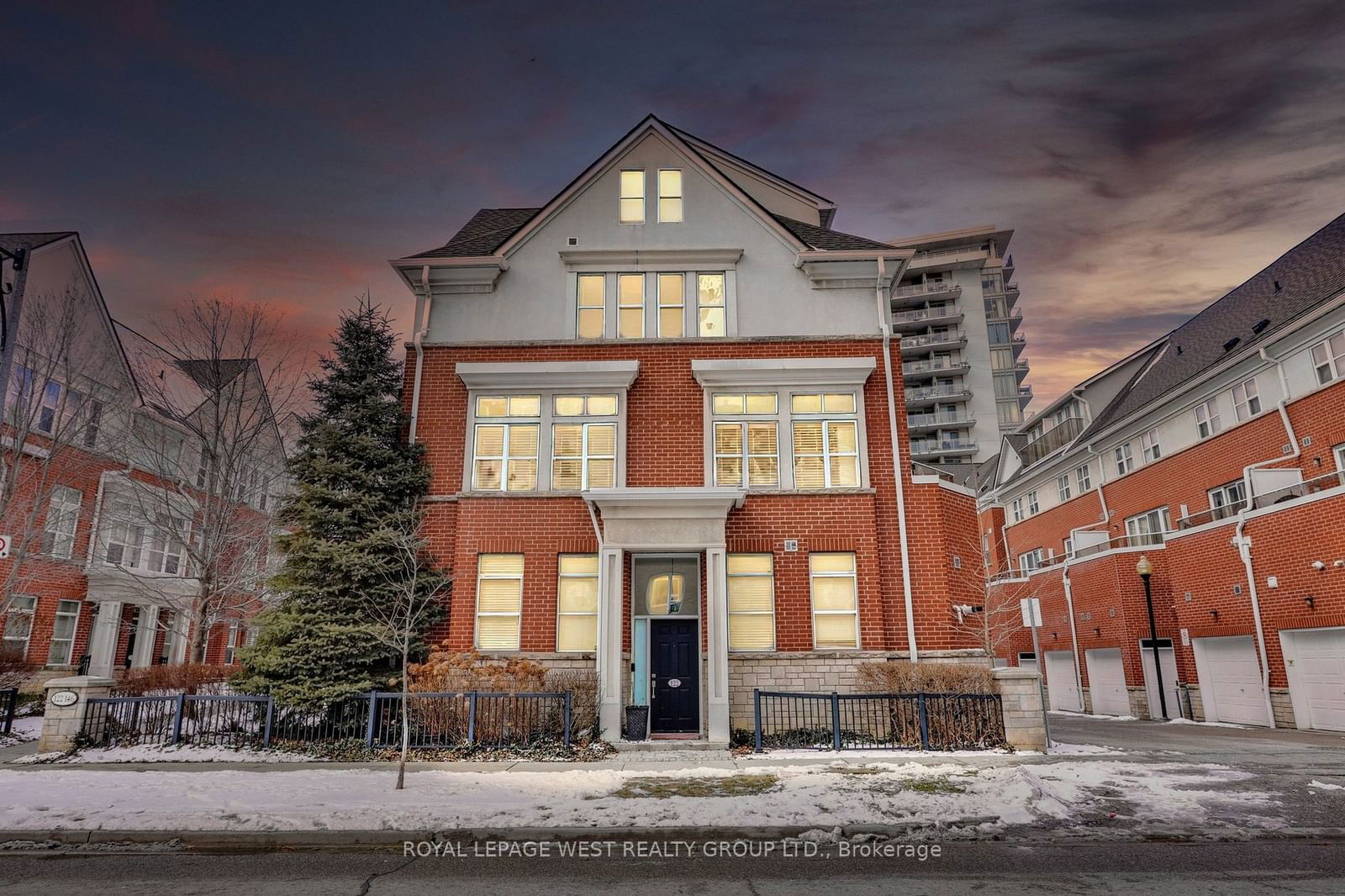 Townhouse for sale at 122 Resurrection Road, Toronto, Islington-City Centre West, M9A 5H1 - MLS: W11947301