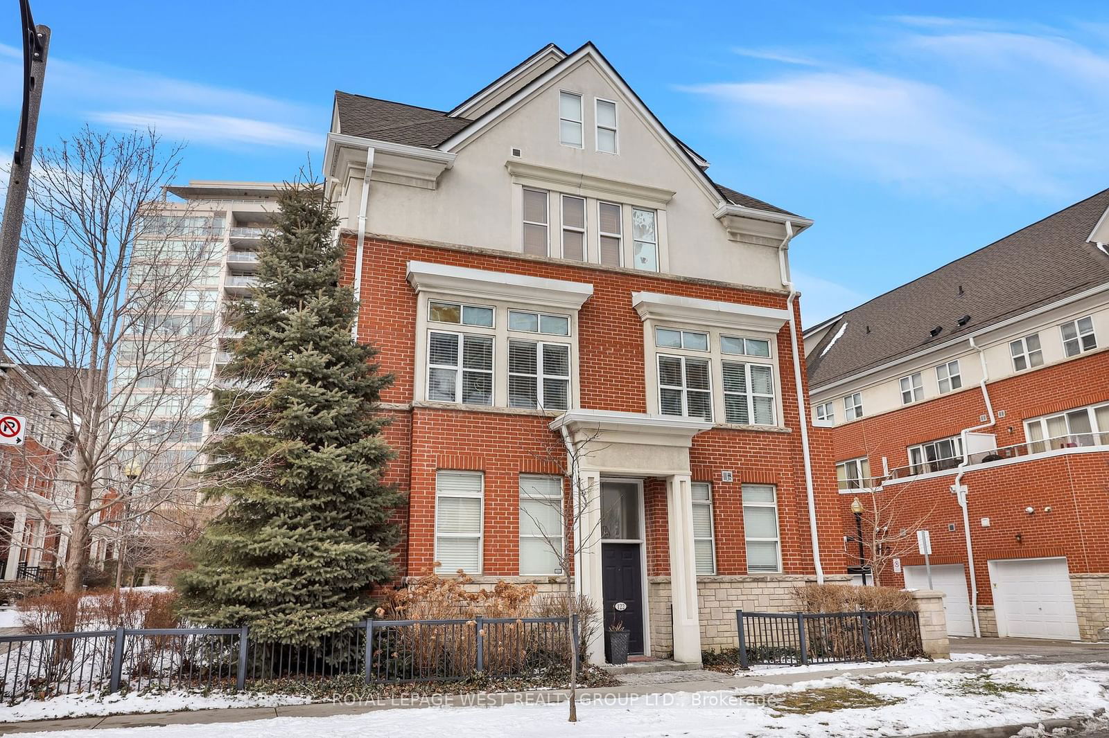 Townhouse for sale at 122 Resurrection Road, Toronto, Islington-City Centre West, M9A 5H1 - MLS: W11947301