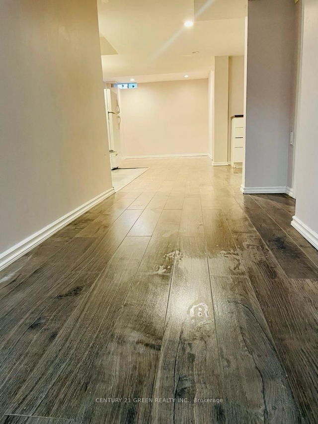 Bsmt - 30 Manzanita Crescent