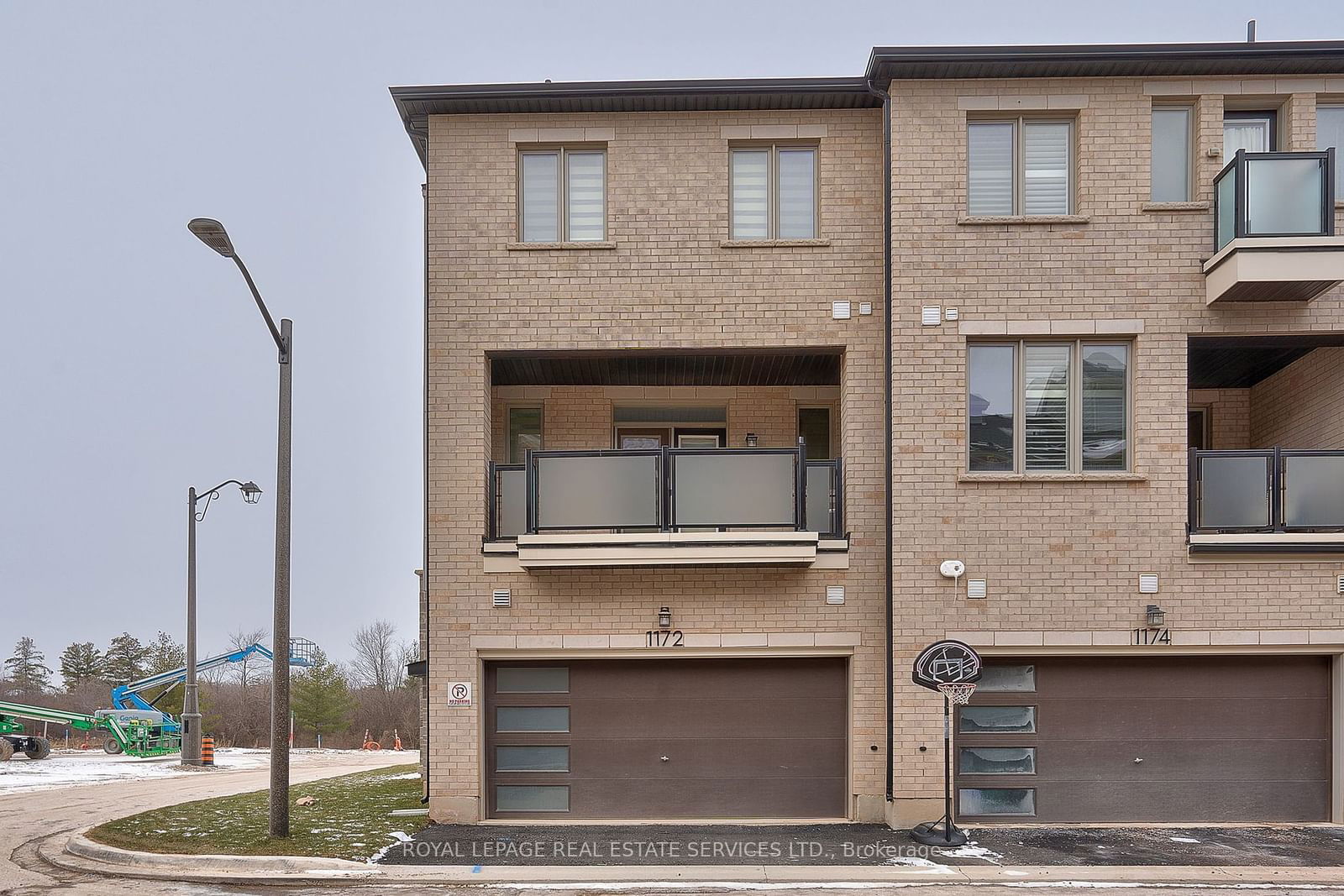 Townhouse leased at 1172 Wheat Boom Drive, Oakville, Rural Oakville, L6H 7W4 - MLS: W11947588